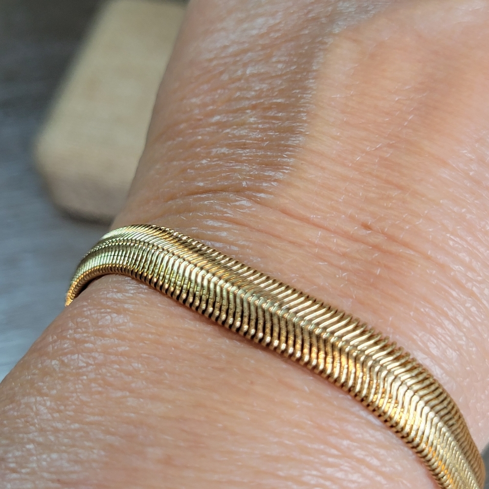 Zapa Gold Tone Snake Chain Bracelet Lobster Clasp Adjustable From 7.75" to 9"